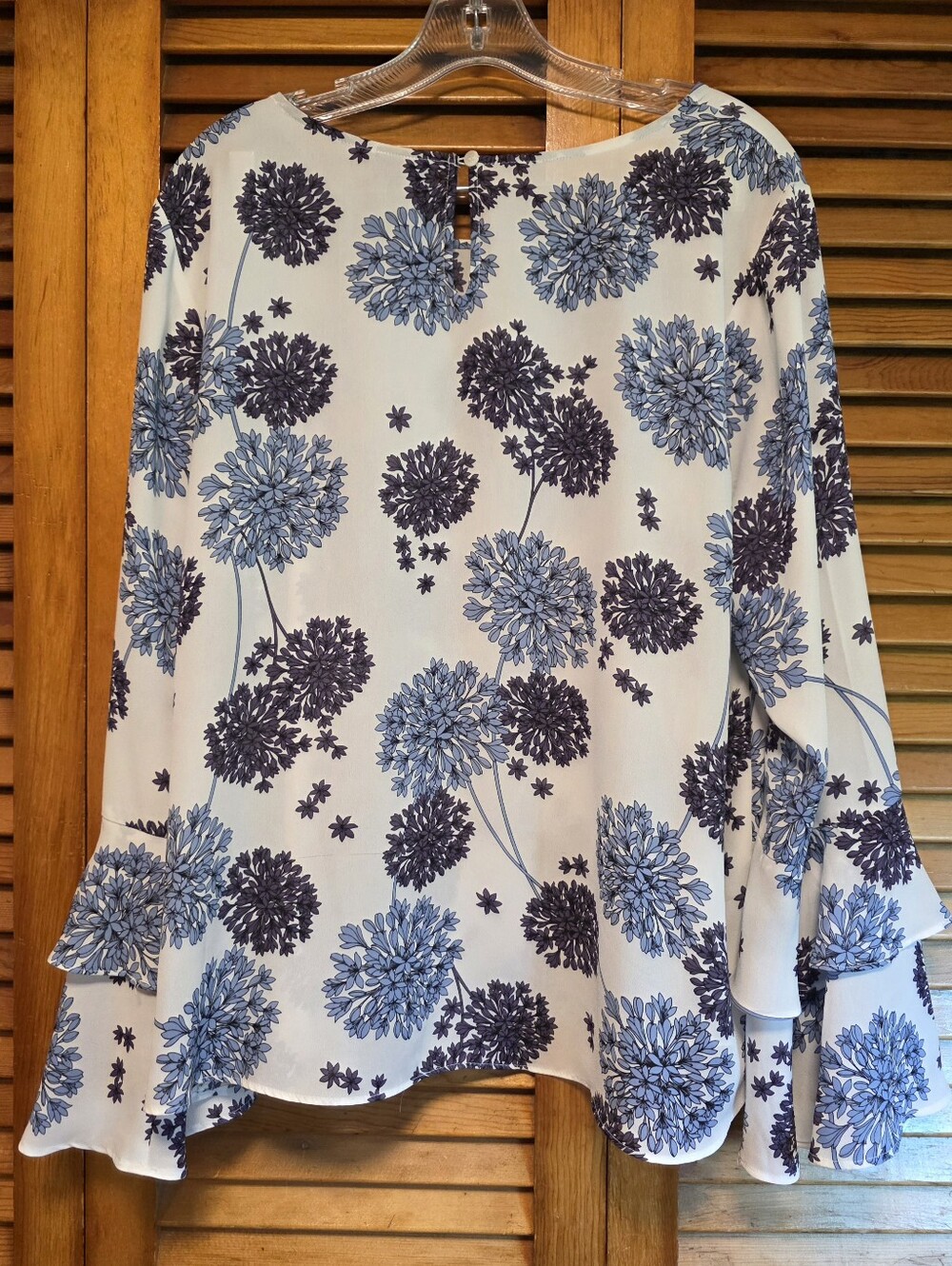 A.N.A. A New Approach White/Blue Hydrangea Bell Tiered Sleeves Blouse Size XL - Picture 3 of 16